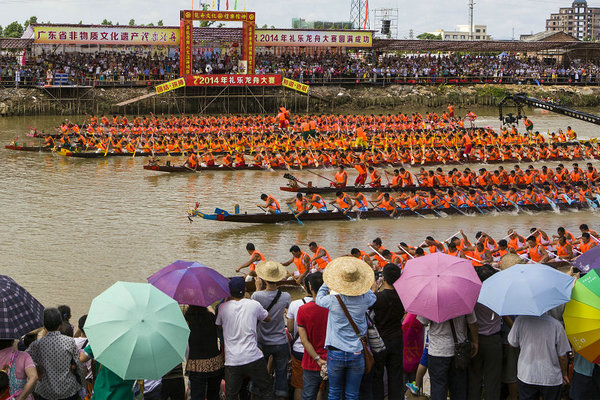 2014年6月2日，五年一度的礼乐龙舟竞渡比赛在睦洲水道礼乐段举行，现场观看人数12万人.jpg