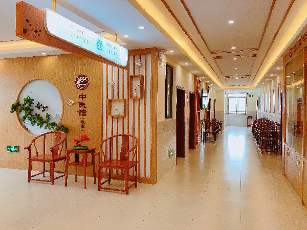 装修后的中医馆大堂.jpg