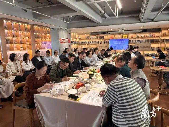 座谈会现场。