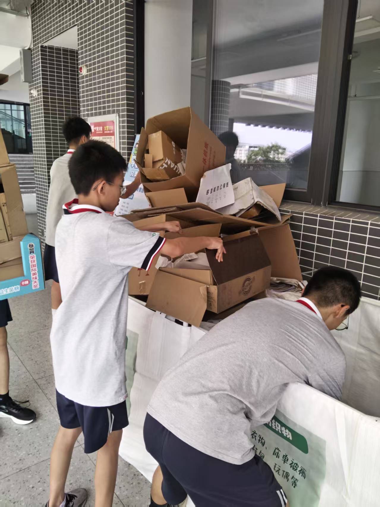 P2  礼乐三中回收现场.jpg