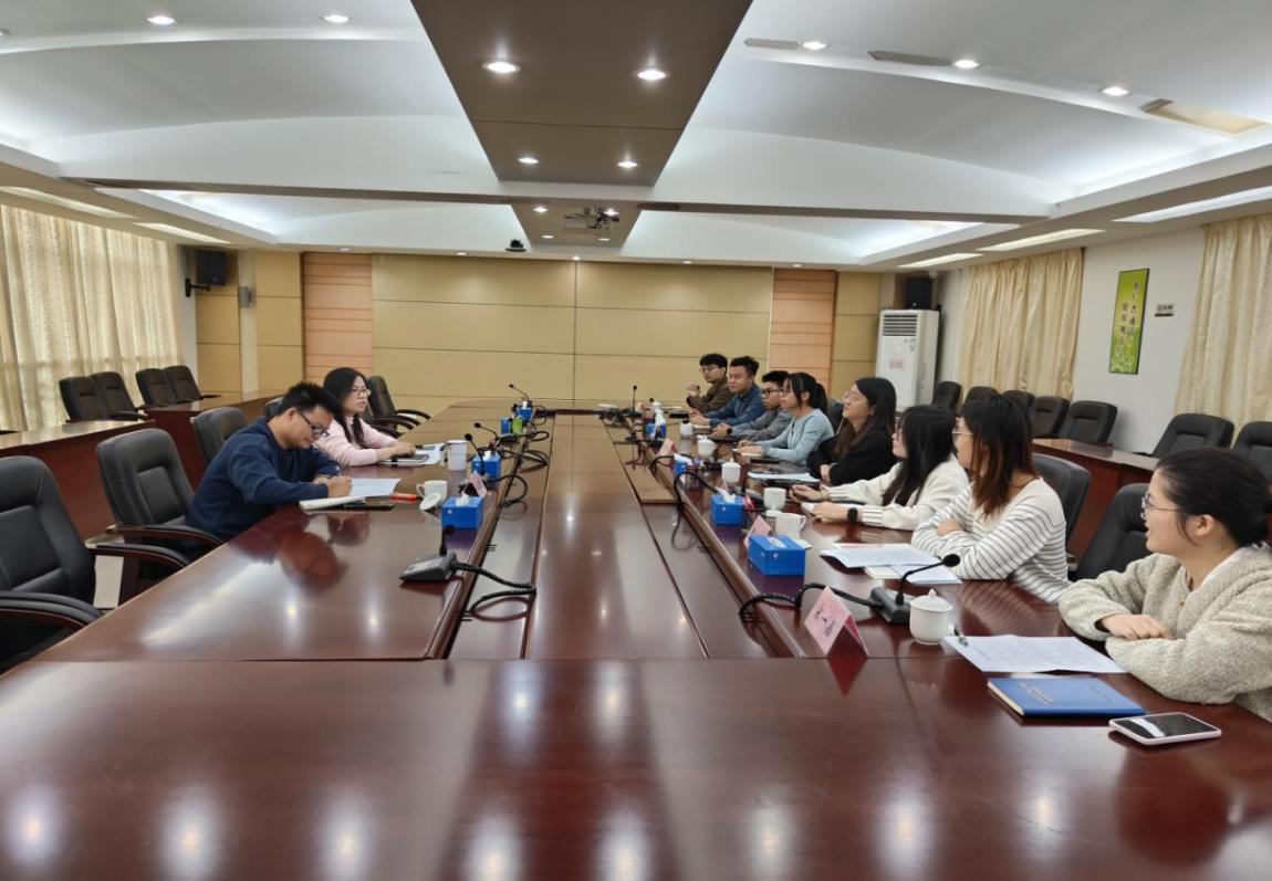 江海区财政局、国资局召开年轻公务员座谈会.docx_2