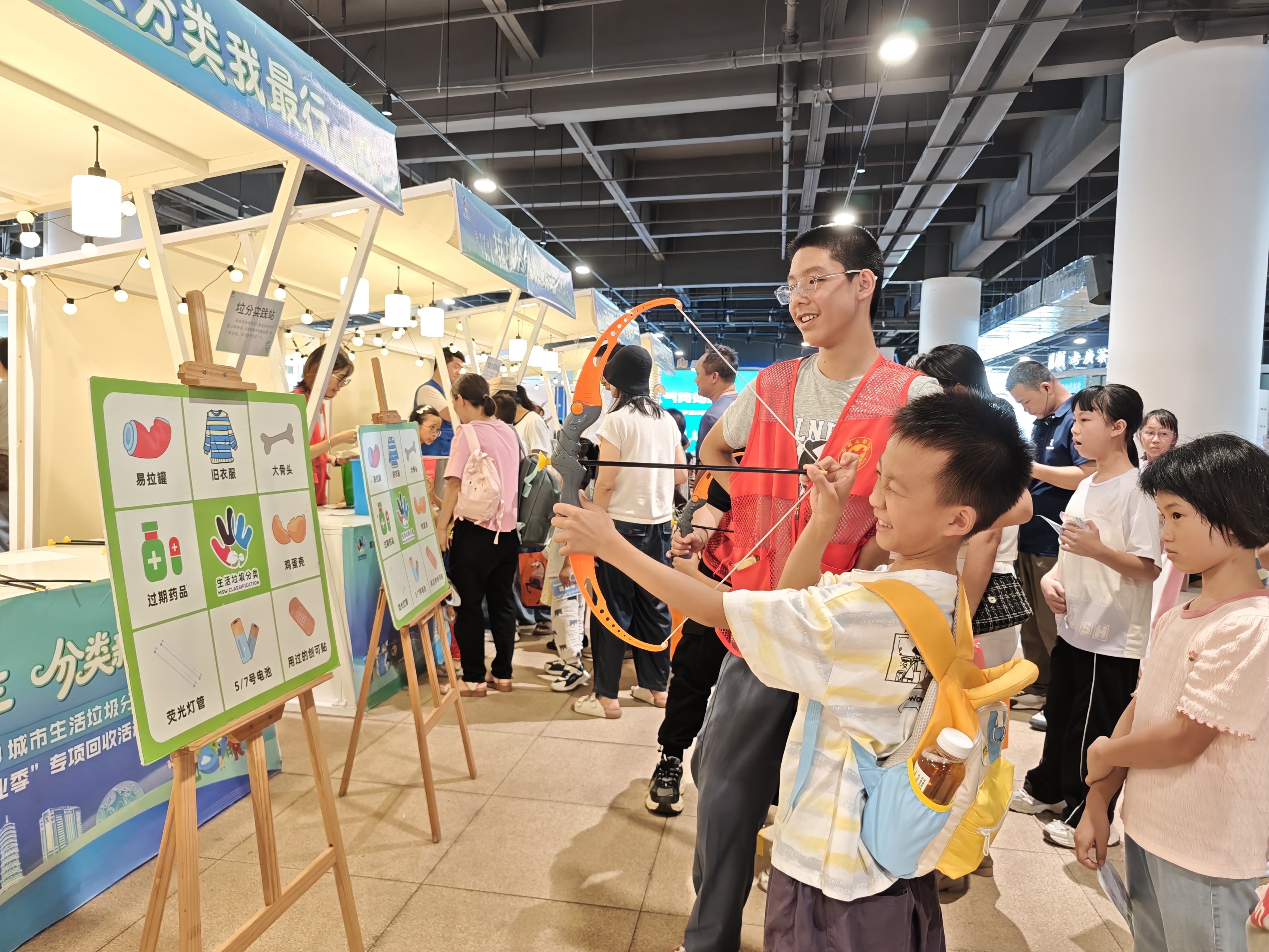 活动现场 摊位2.jpg