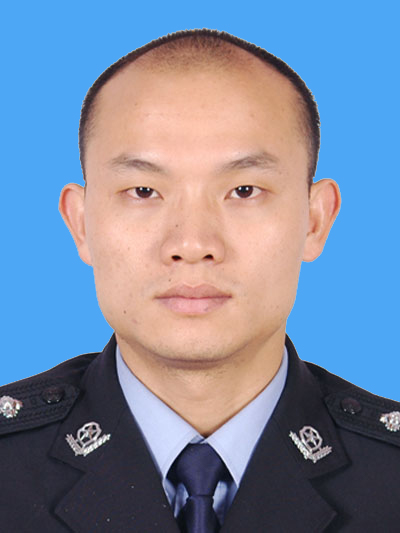 龙卫海(蓝底).jpg